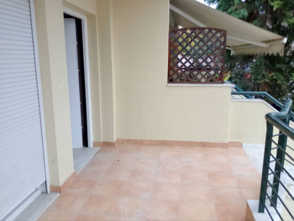 Μπαλκόνι εισόδου