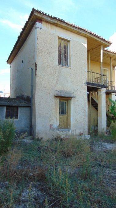 Unique old house of two levels on a plot of 800 sq.m