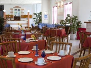 Breakfast &amp; Reception Area