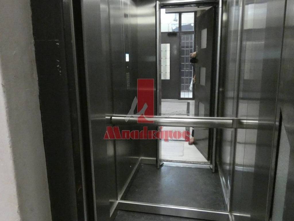 καινούργια ασανσέρ