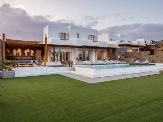 Villas for sale in Mykonos by Mesogios Group