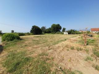 Πρόσοψη οικοπέδου