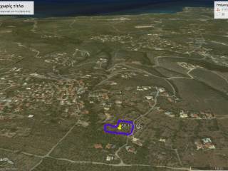 Σε κοντινή απόσταση από τις παραλίες Στούπα και Καλογριά.