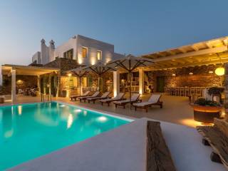 Comfortable luxury villa of 220 sq m on a plot of 2,500 sq m