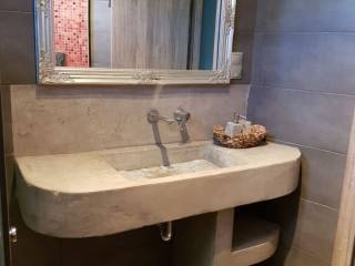 ΕΠΙΠΛΟ ΜΠΑΝΙΟΥ ΜΕ ΠΑΤΗΤΗ ΤΣΙΜΕΝΤΟΚΟΝΙΑ