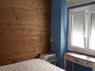 ΔΙΠΛΟ ΚΡΕΒΑΤΙ ΜΕ ΣΤΡΩΜΑ