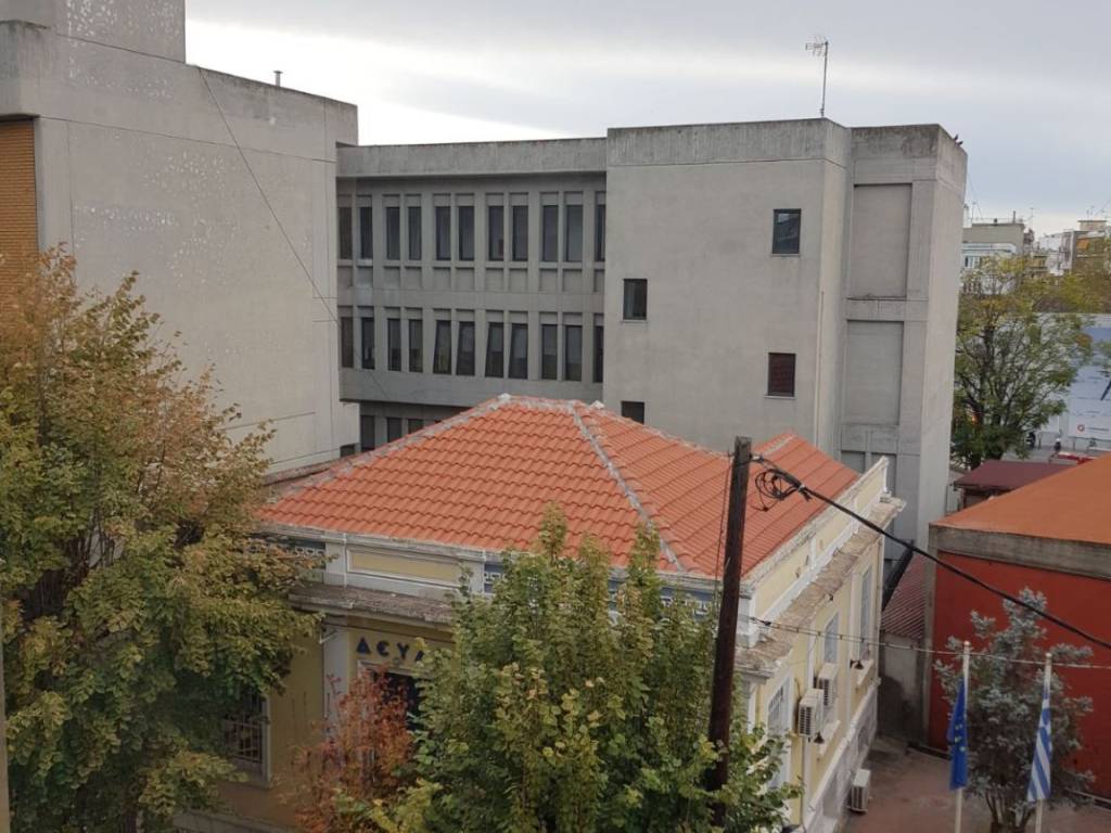 Η ΘΕΑ ΑΠΟ ΤΟ ΓΡΑΦΕΙΟ