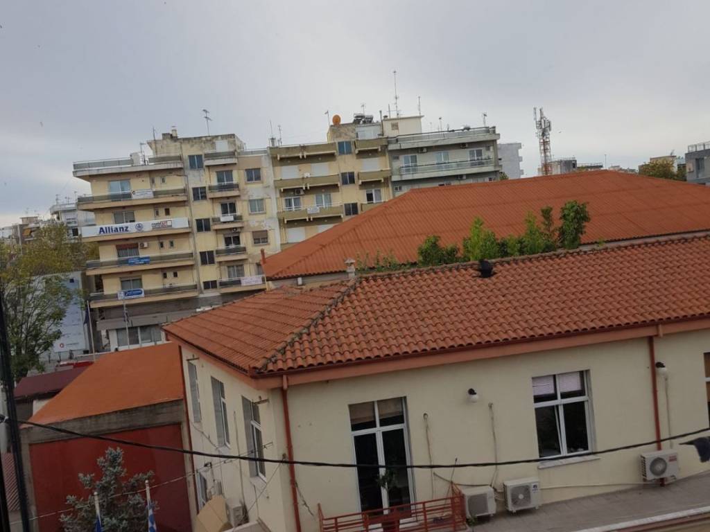 Η ΘΕΑ ΑΠΟ ΤΟ ΓΡΑΦΕΙΟ