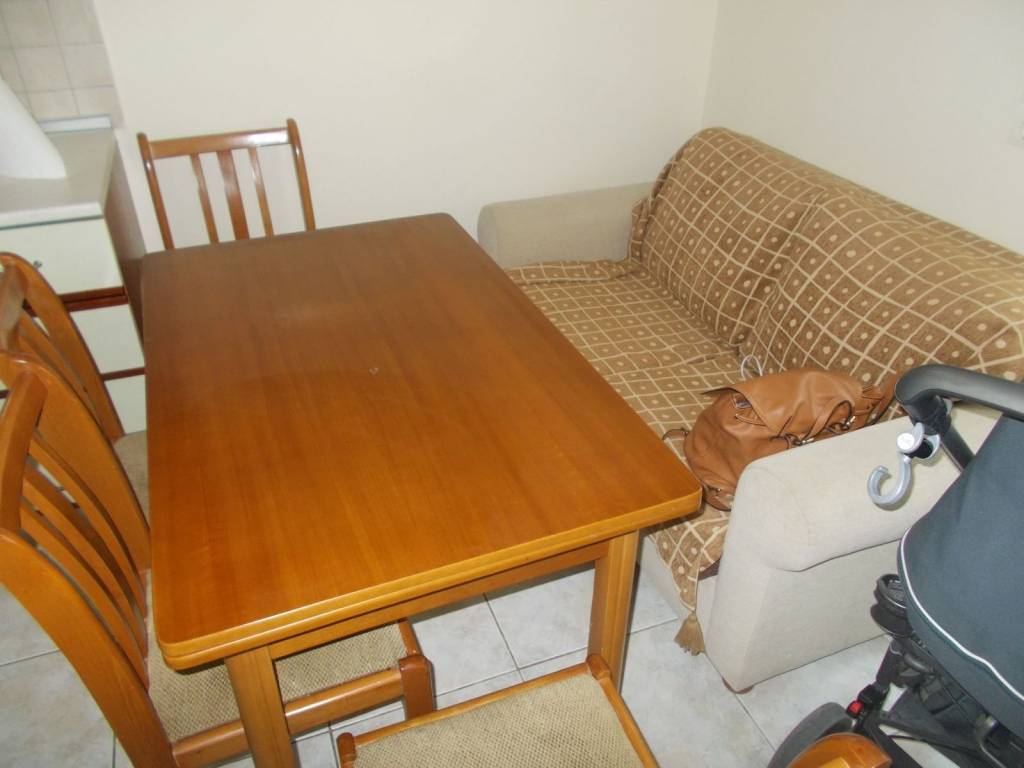 ΤΡΑΠΕΖΙ ΚΟΥΖΙΝΑΣ