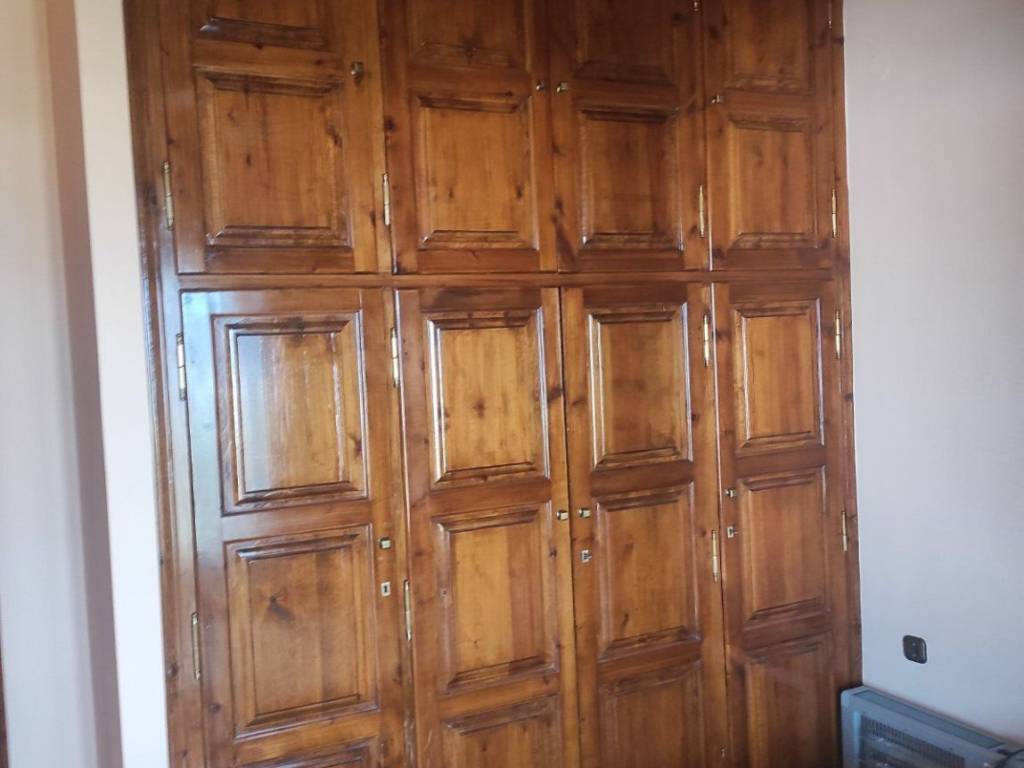 Τυπική άποψη ντουλάπας υπνοδωματίου