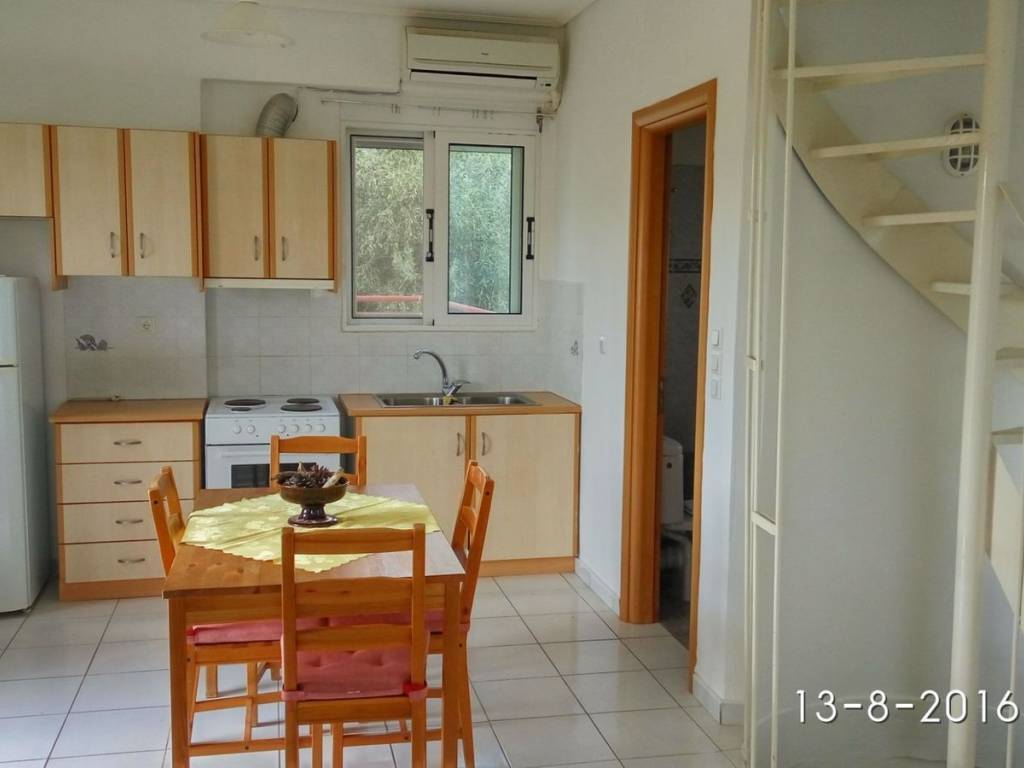 ΚΟΥΖΙΝΑ ΜΕ ΟΛΑ ΤΑ ΗΛΕΚΤΡΙΚΑ ΕΙΔΗ