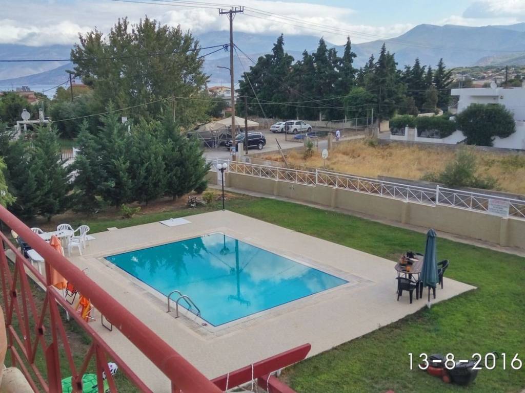 ΘΕΑ ΑΠΟ ΤΟ ΜΠΑΛΚΟΝΙ