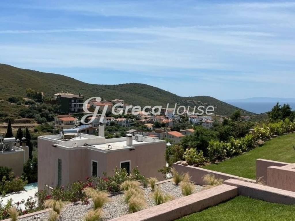 Villa with sea view for rent in Palaia Fokaia