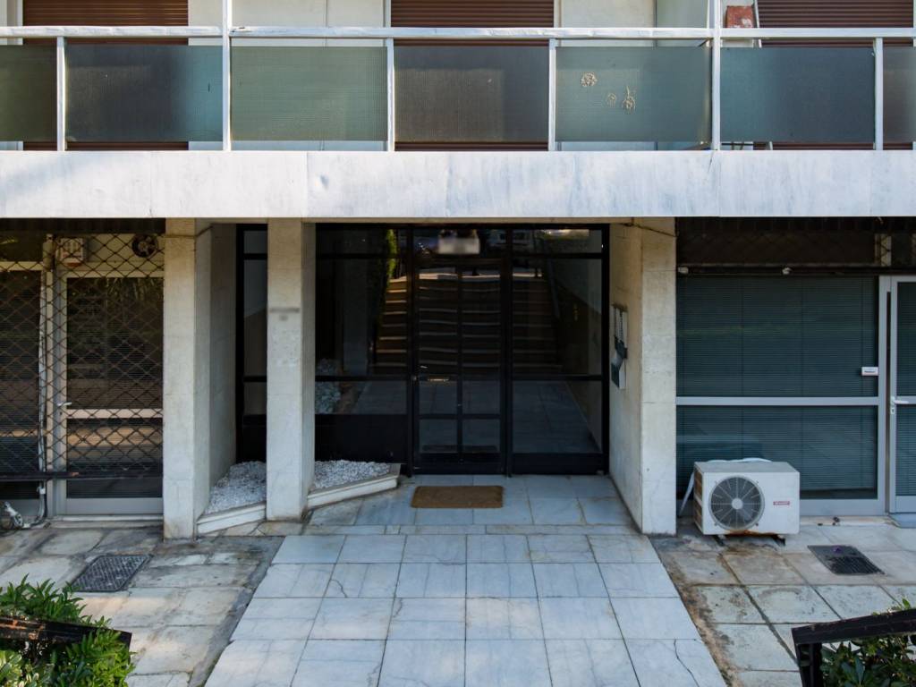 Πόρτα Πολυκατοικίας