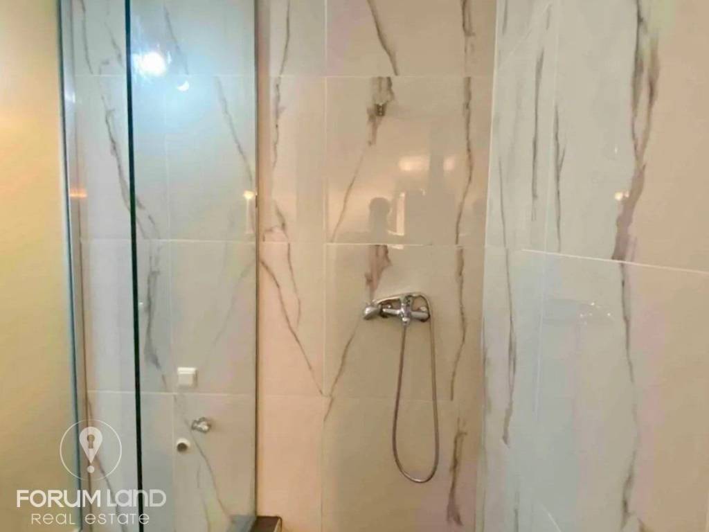 Forumland Real Estate, Μπάνιο