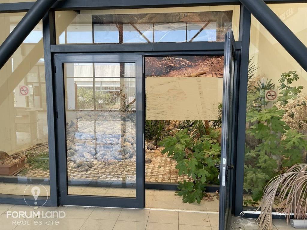 Forumland Real Estate, ισόγειο