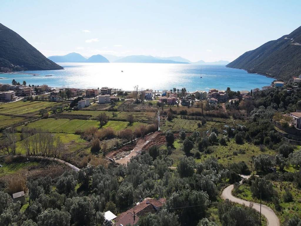 Υπέροχη θέα στον κόλπο της Βασιλικής