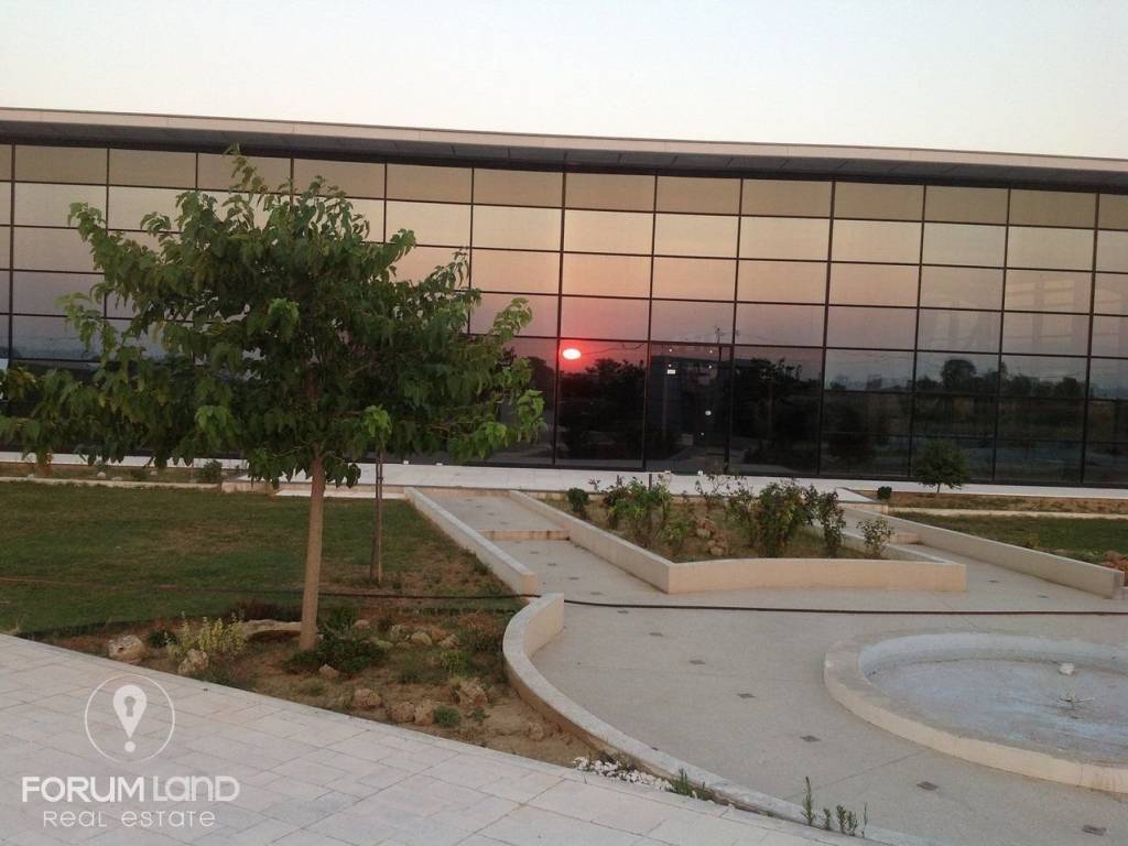 Forumland Real Estate, Κτίριο