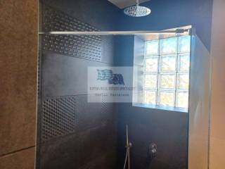 BATHROOM WITH SHOWER