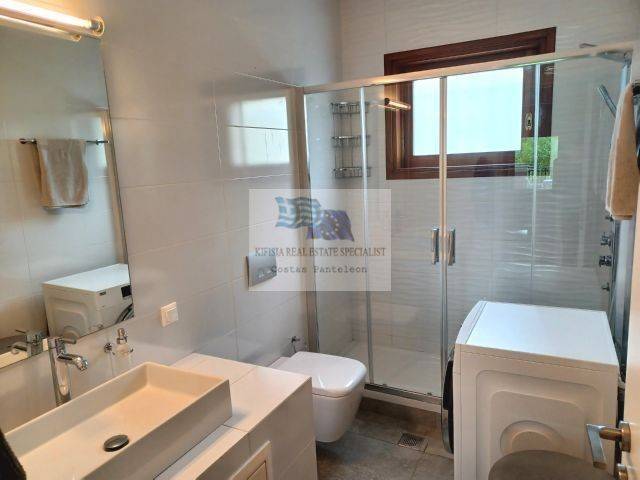 BATHROOM WITH SHOWER