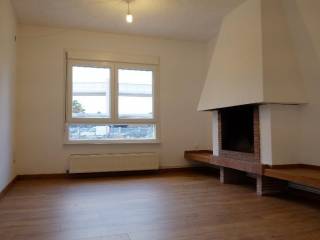 LIVING ROOM - FIREPLACE