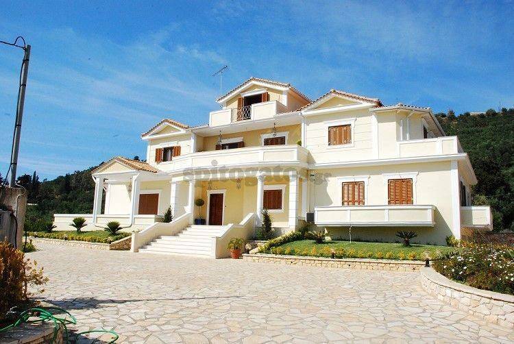 luxury villa - πολυτελής βίλα