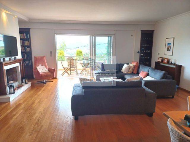 LIVING ROOM WITH FIREPLACE