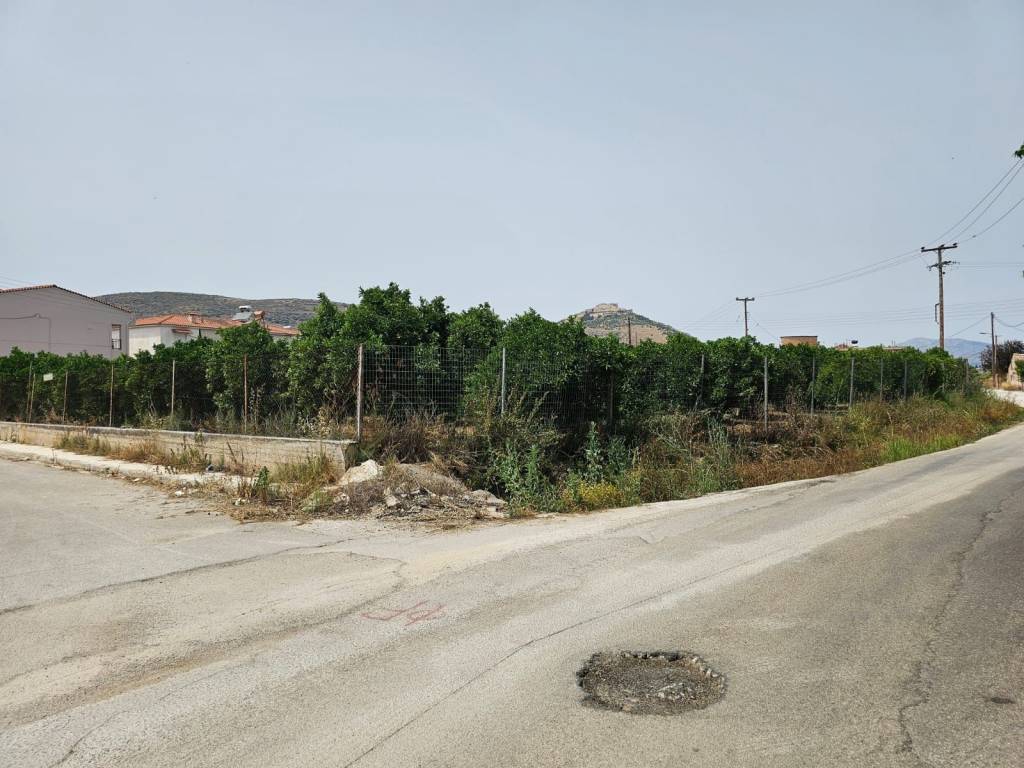 Plot of land within a settlement in the Municipality of Argo