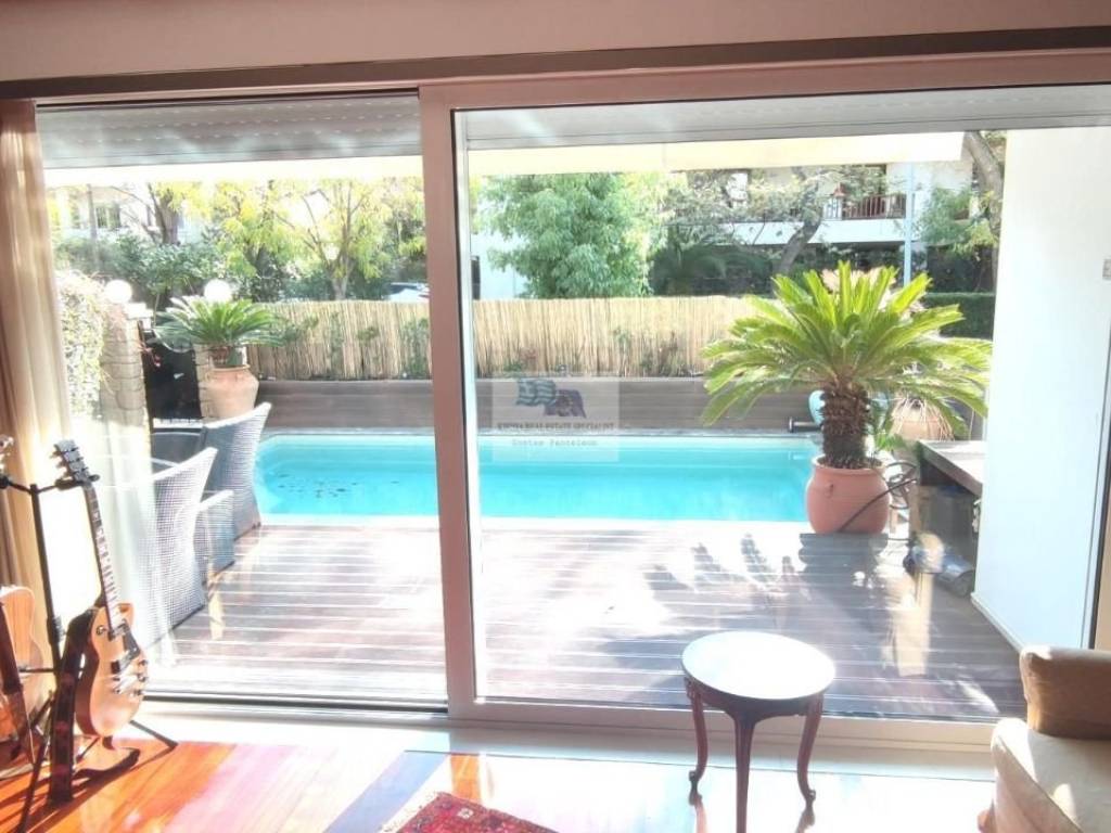 PRIVATE SWIMMING POOL