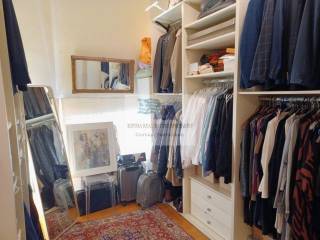 WALK-IN-CLOSET