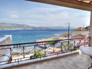 Wonderful and unique villa with panoramic views and access t