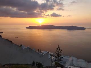 Hotel for sale in Santorini