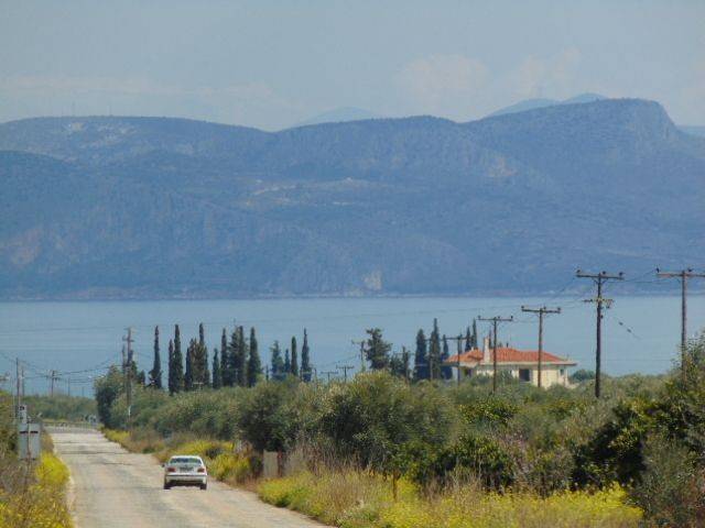 In the suburb of Nafplio are for sale land buildable 13,000