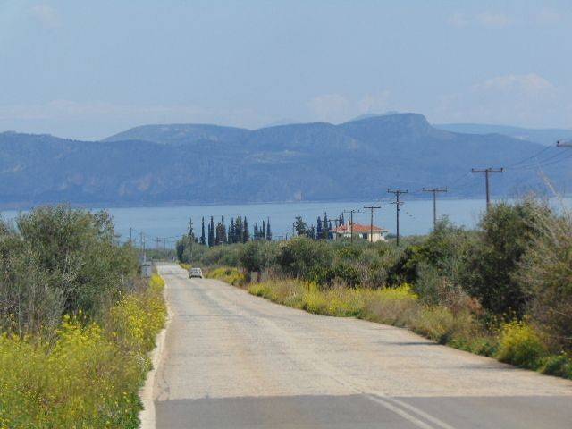 In the suburb of Nafplio are for sale land buildable 13,000