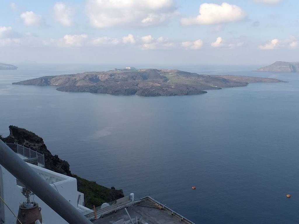 Hotel for sale in Santorini