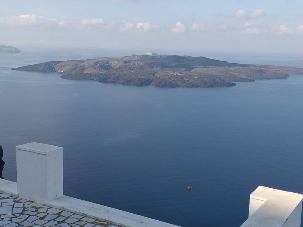 Hotel for sale in Santorini