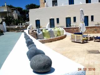 hotel in santorini 2000 sq.m with 50 rooms