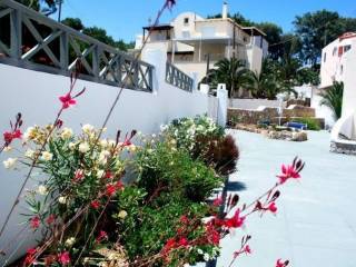 hotel in santorini 2000 sq.m with 50 rooms