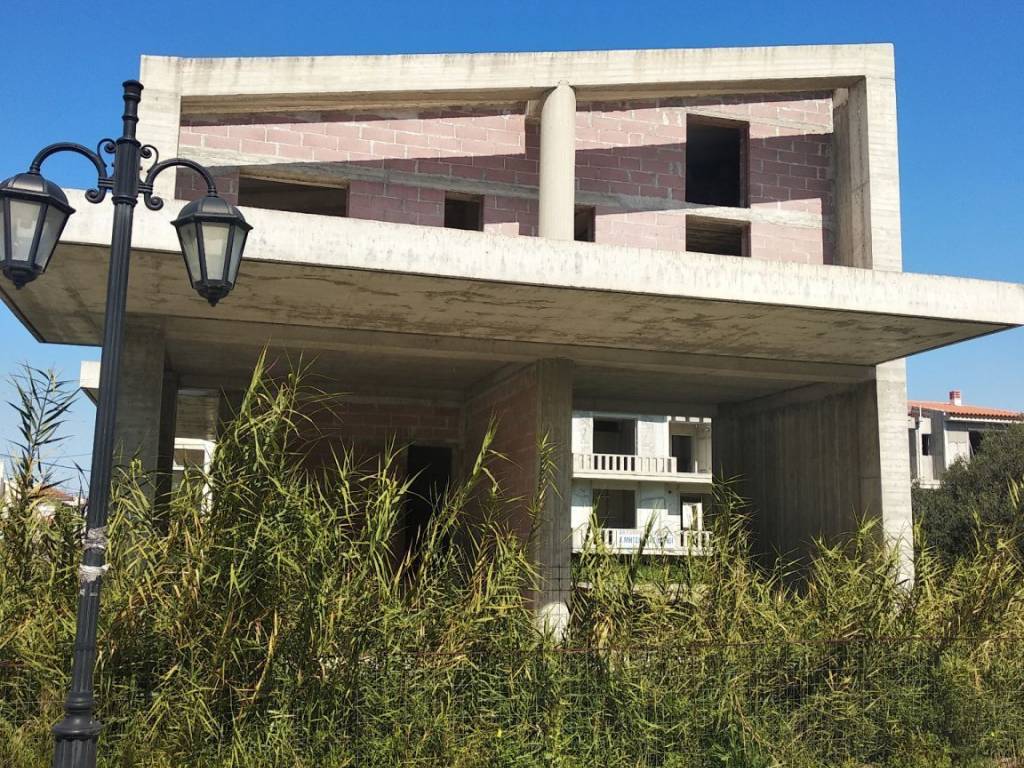 Incomplete building in a central spot of Nafplion.