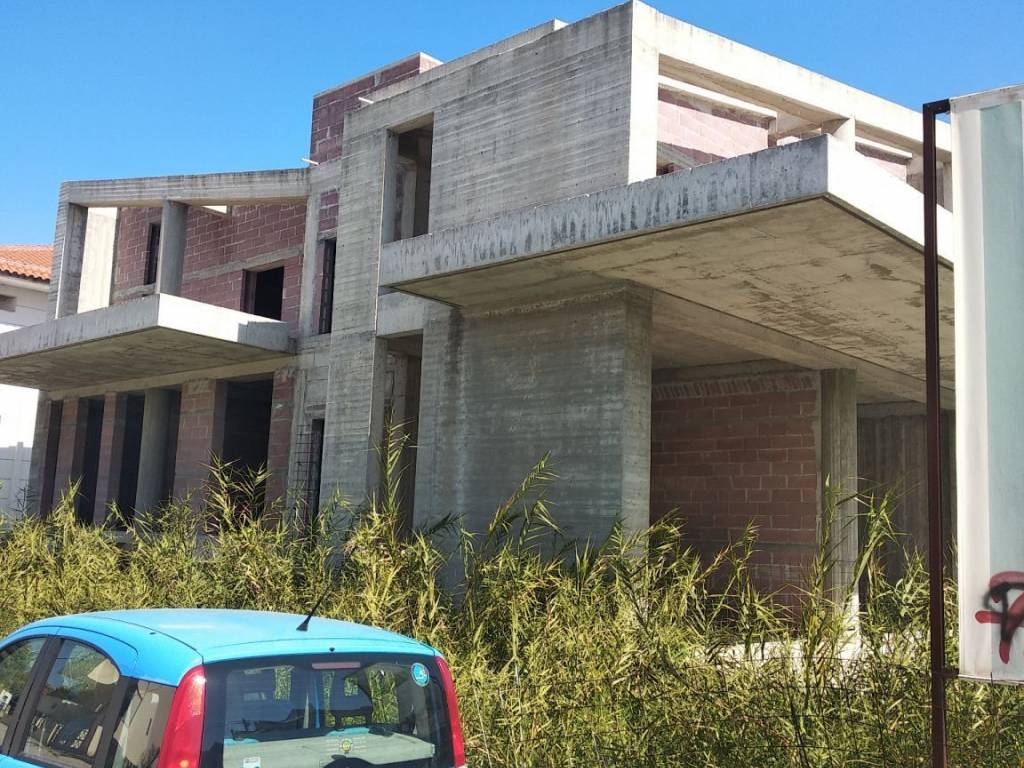 Incomplete building in a central spot of Nafplion.