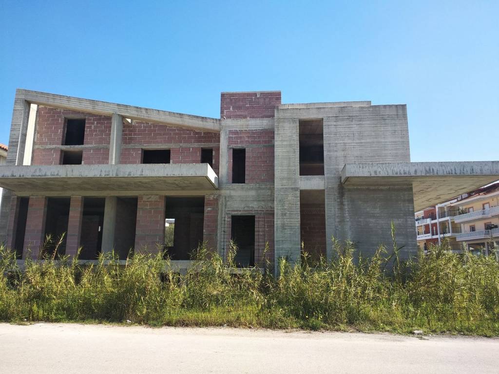 Incomplete building in a central spot of Nafplion.