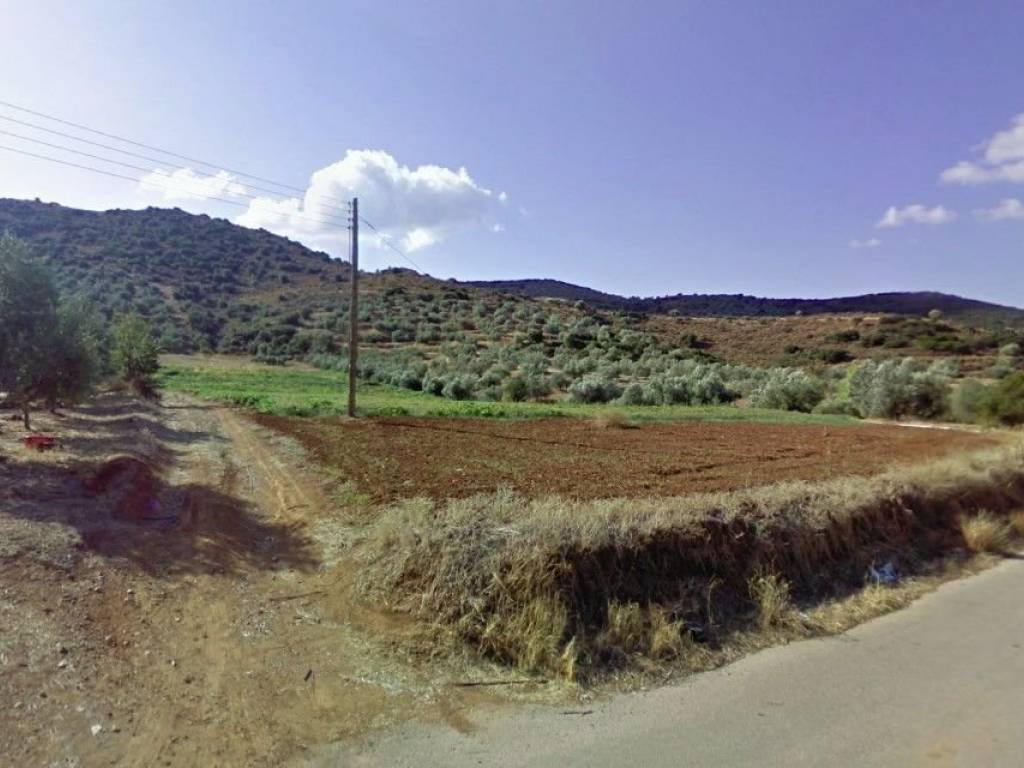 Land for sale of 10 acres with drilling