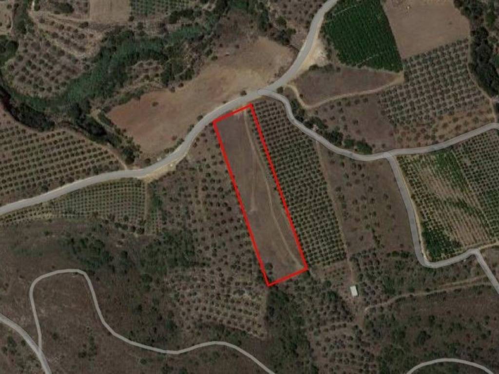 Land for sale of 10 acres with drilling