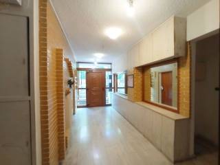 EISODOS POLYKATOIKIAS