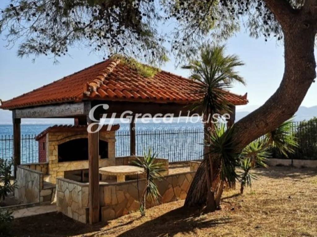 Sea Front Villa for Sale in Anthidona Drosia