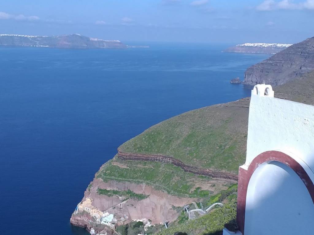 Hotel for sale in Santorini