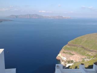 Hotel for sale in Santorini