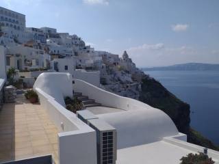 Hotel for sale in Santorini