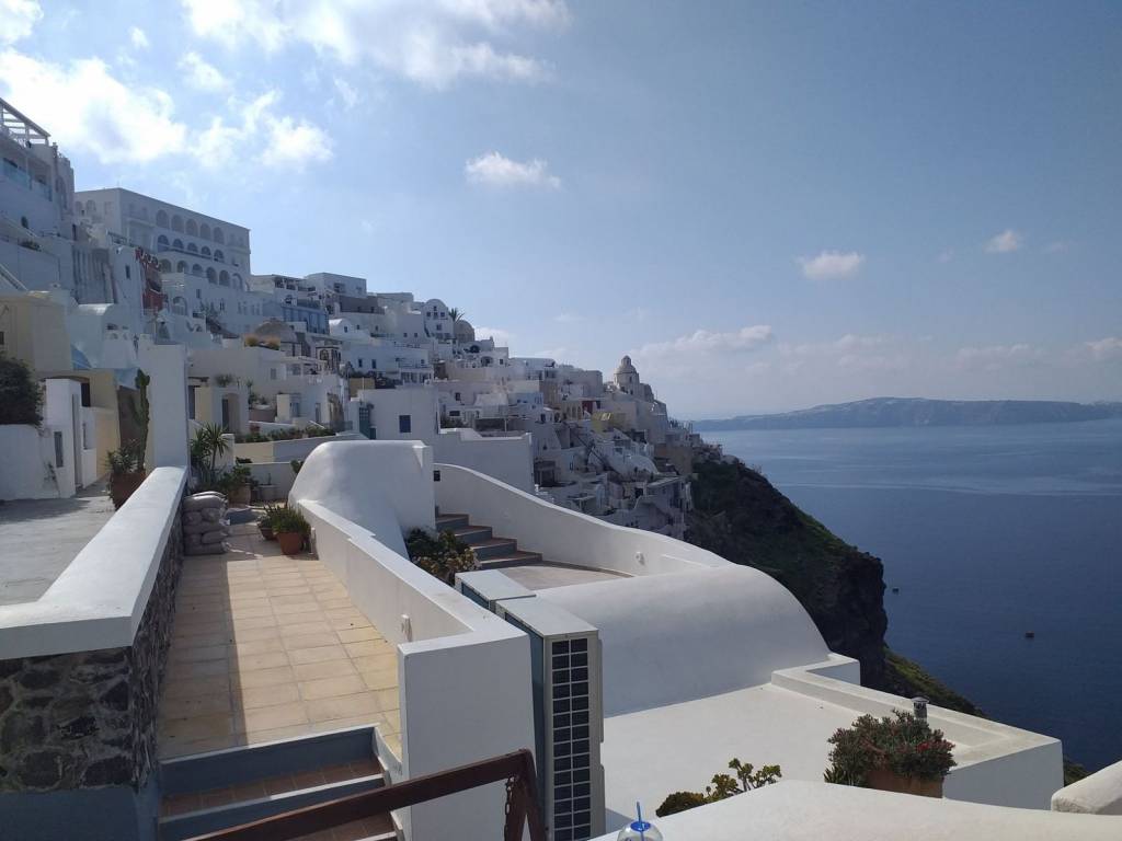 Hotel for sale in Santorini