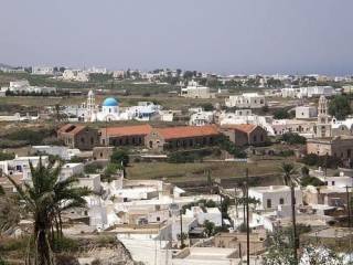 hotel in santorini 2000 sq.m with 50 rooms